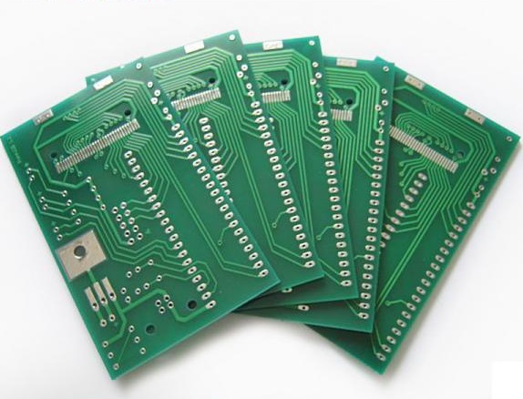 PCB板的為什么有不同的顏色？